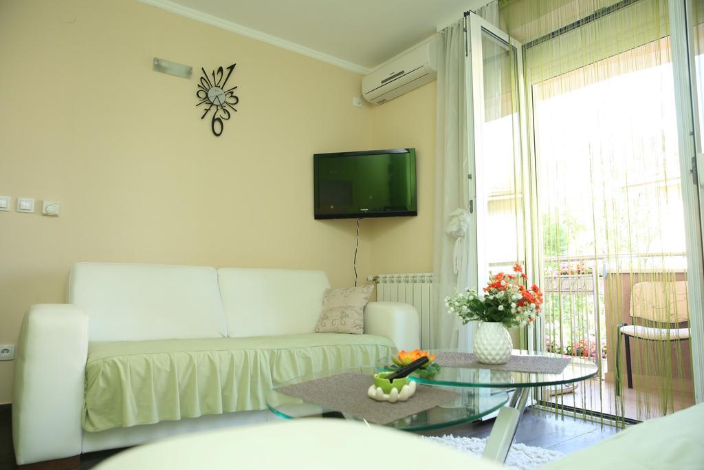 Apartments Lukic วรินรัชกา บานยา ภายนอก รูปภาพ
