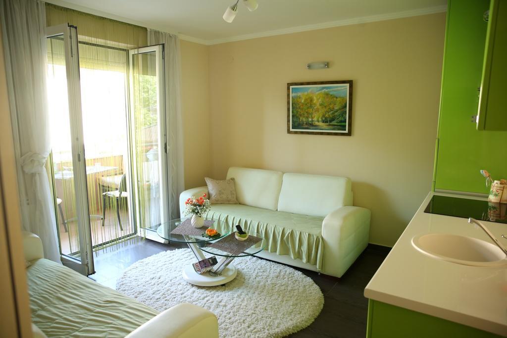 Apartments Lukic วรินรัชกา บานยา ภายนอก รูปภาพ